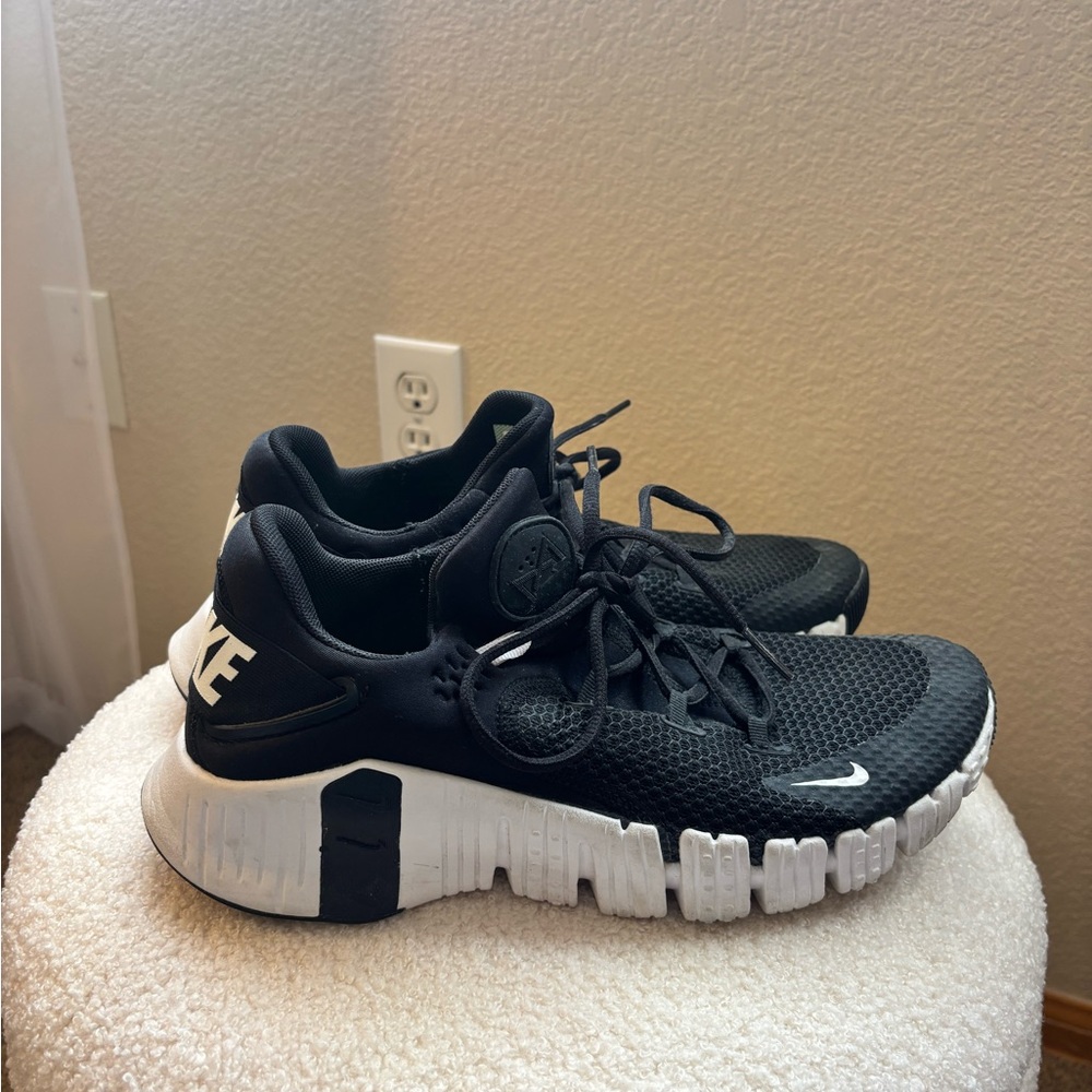 Nike Metcons - white and black